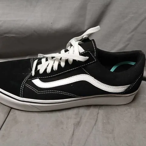 VANS OLD SKOOL SNEAKERS β BLACK/WHITE (MEN'S) SIZE 11