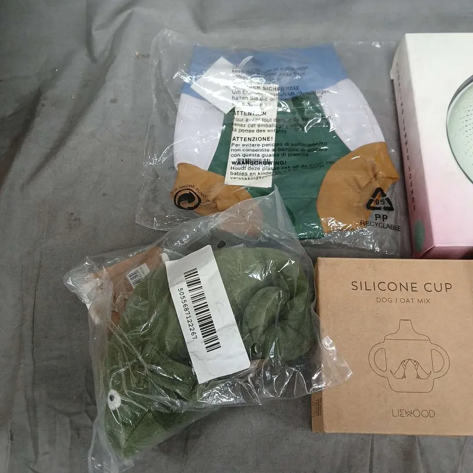 APPROXIMATELY 10 ITEMS OF VARIOUS HOME AND CHILDREN'S ITEMS  INCLUDING BRANDS SUCH AS SUNNY LIFE LIE WOOD AND MUSICAL PULL YET .