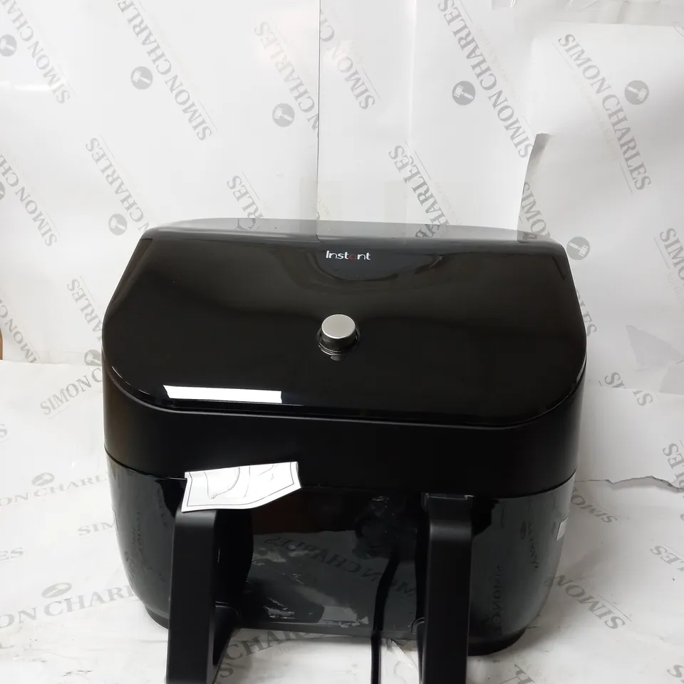 BOXED INSTANT VORTEX PLUS VERSAZONE AIR FRYER 