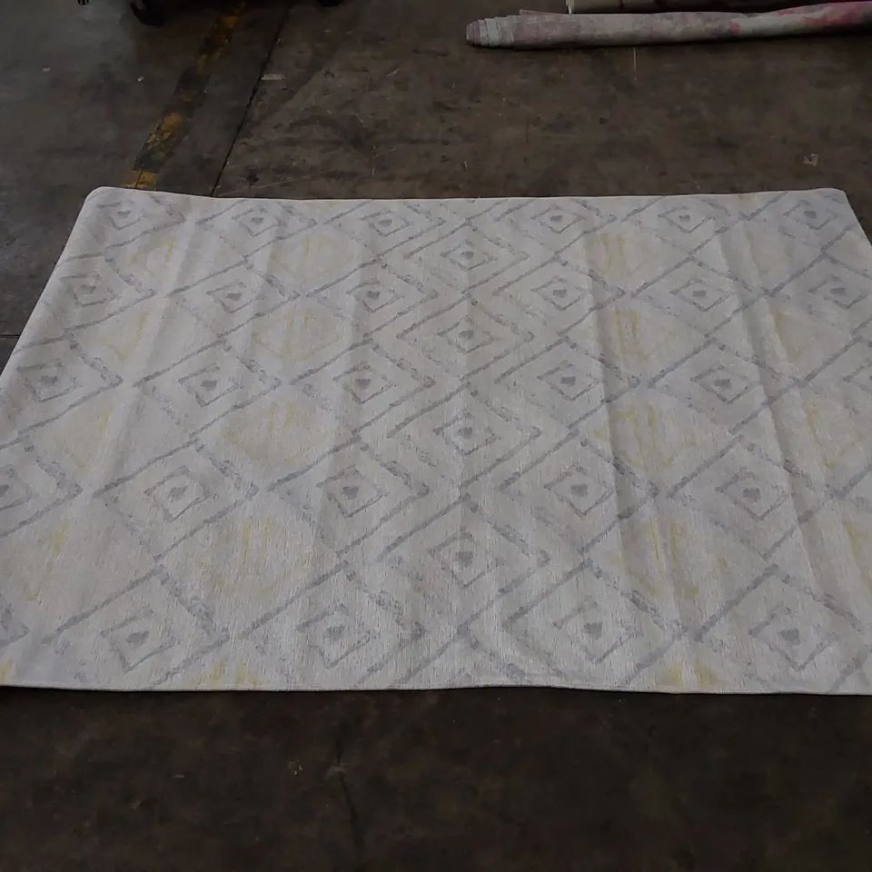 LAMAVOLA LINE RUG - YELLOW/GREY // SIZE: 160 X 230cm