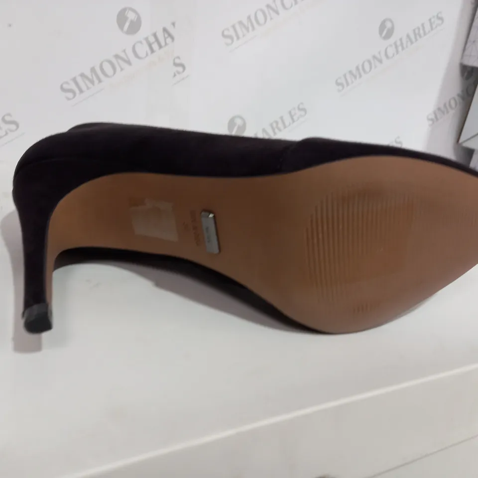 BOXED REISS SUEDE CHOCOLATE BOOT HEELS - SIZE 6