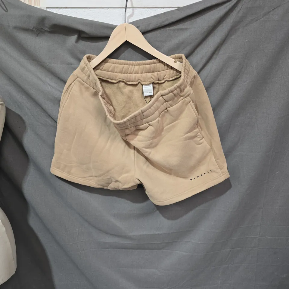 BLAKELY BEIGE SHORTS, 2XL (US) – TAG ATTACHED