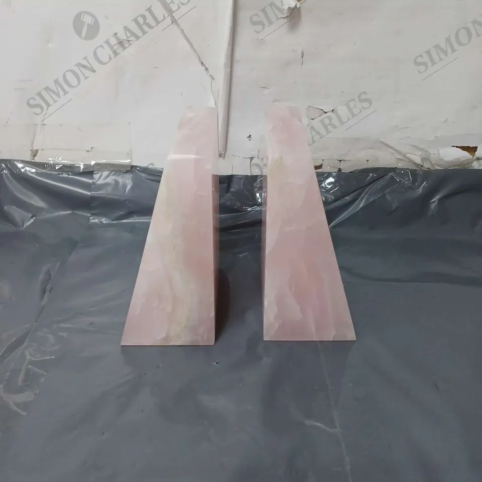 BOXED UNBRANDED PAIR OF MARBLE BOOK ENDS - COLLECTION ONLY - HEAVY