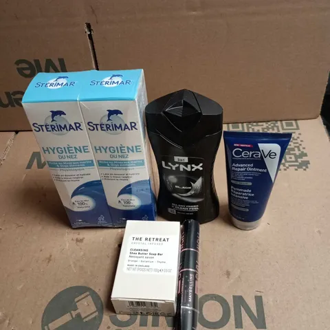 TOTE OF APPROXIMATELY 18 ASSORTED COSMETIC ITEMS TO INCLUDE CERA VE, LYNX, THE RETREAT, MAYBELLINE, STERIMAR ETC