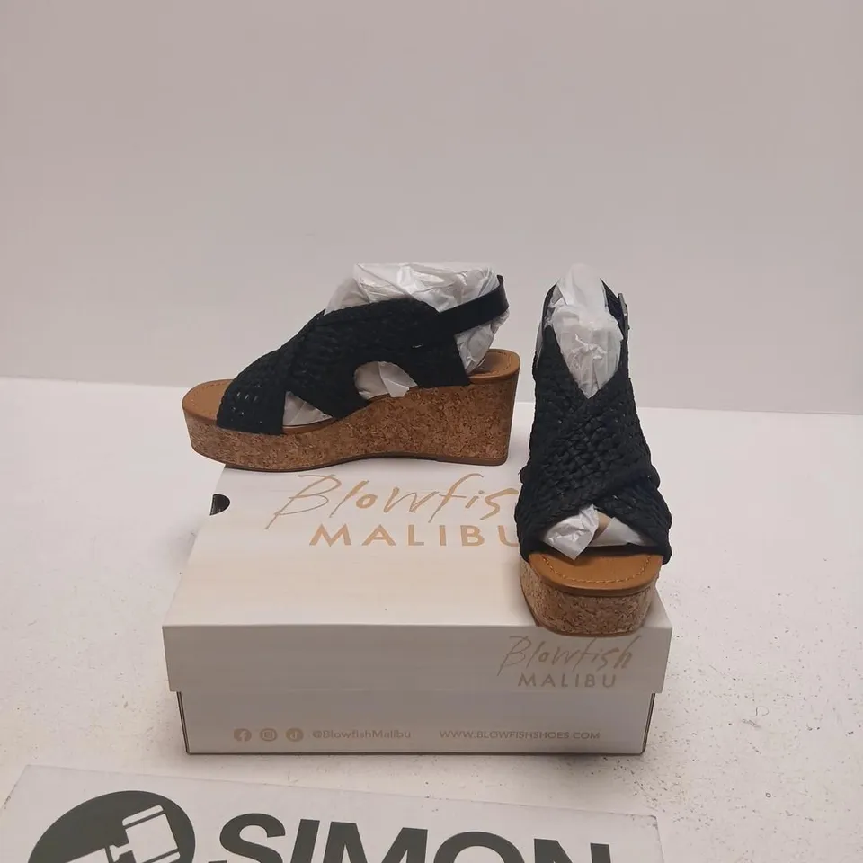 BOXED BLOWFISH MALIBU ANDREA BLACK WOVEN-STRAP CORK WEDGE SANDALS SIZE 7