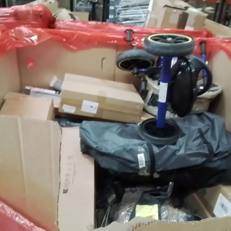 PALLET OF ASSORTED HOUSEHOLD GOODS AND PRODUCTS TO INCLUDE;TOILET SEAT COVER,LAVA LAMP,ROLLER BLINDS