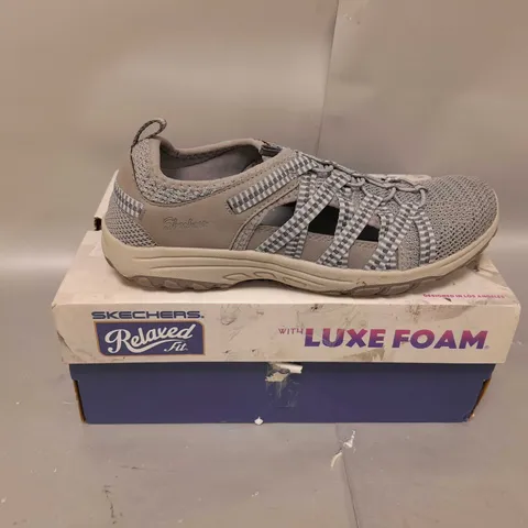 SKECHERS REGGAE FEST 2.0 FISHERMAN SHOE SIZE 6