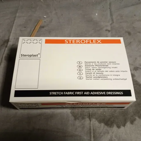 LARGE QUANTITY OF STEROPLAST STEROFLEX STRETCH FABRIC FIRST AID ADHESIVE DRESSINGS