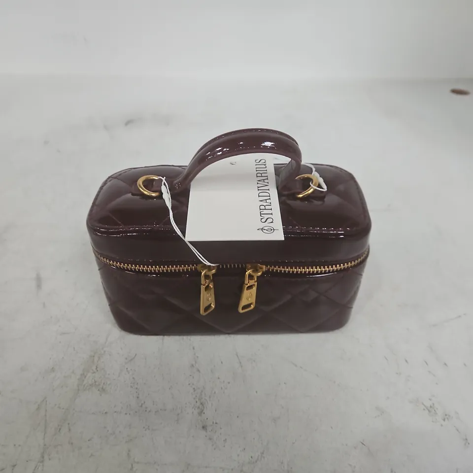 STRADIVARIUS QUILTED HANDBAG – BROWN WITH GOLD HARDWARE, SIZE M