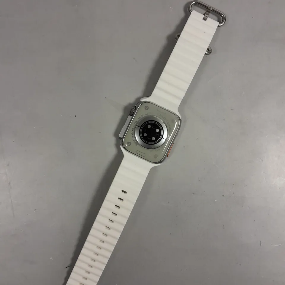WATCH8 ULTRA HEALTH TRACKING SMART WATCH IN WHITE 