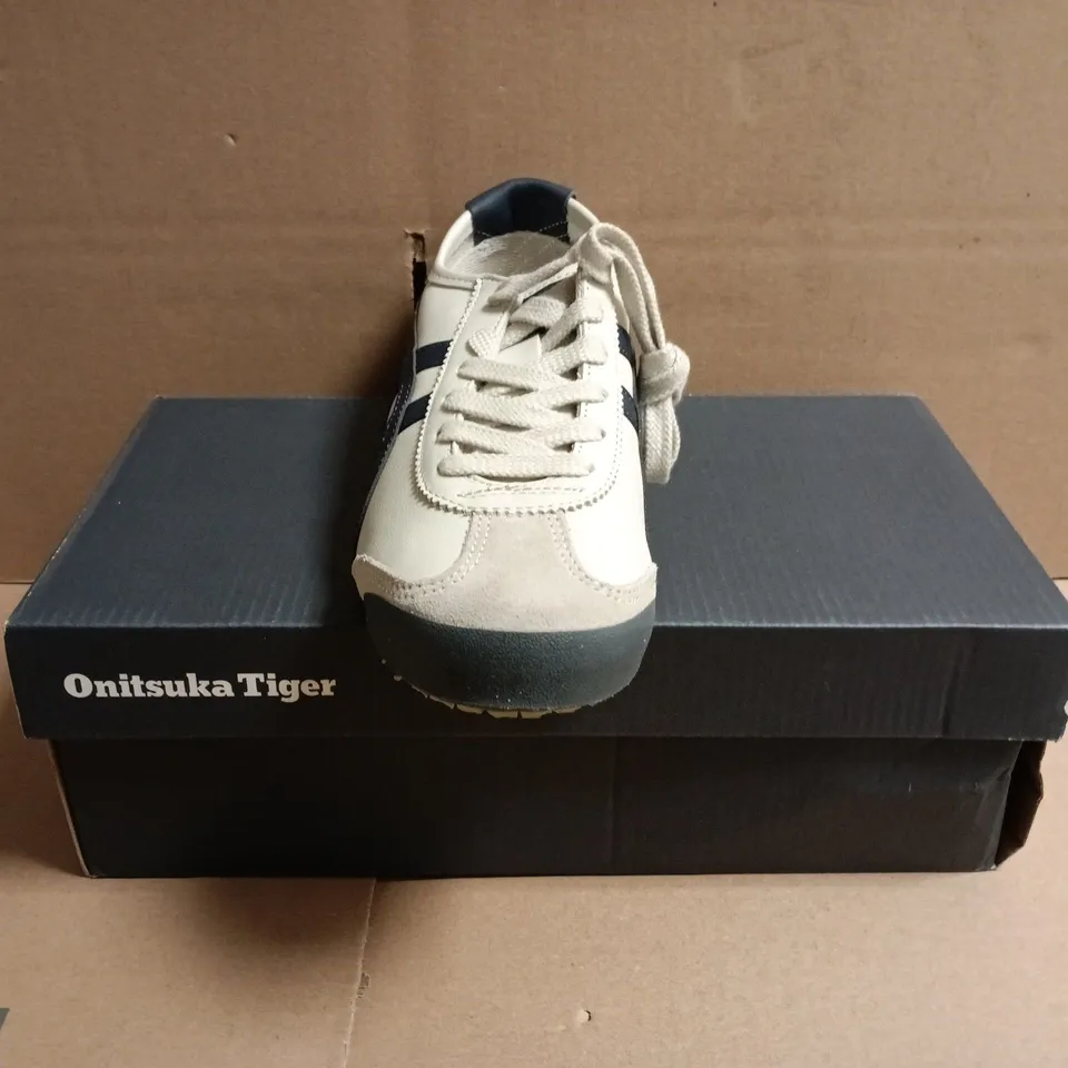BOXED PAIR OF ONITSUKA TIGER TRAINERS IN BIRCH/NAVY SIZE UK 4.5