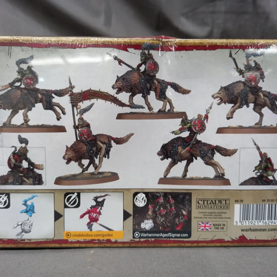 BOXED WARHAMMER AGE OF SIGMAR GLOOMSPITE GITZ SNARLFANG RIDERS 5 MINIATURE SET