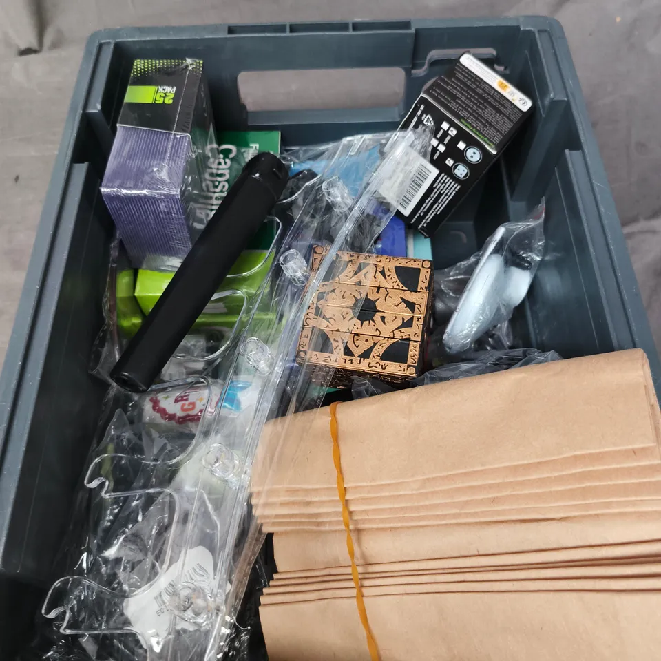 APPROXIMATELY 15 ASSORTED HOUSEHOLD PRODUCTS TO INCLUDE WATER2 CAPSULES, NIGHT LIGHT, CARD PROTECTORS ETC