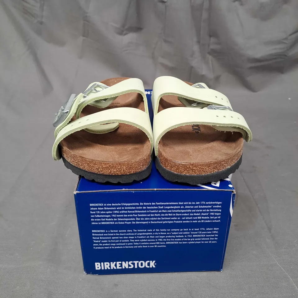 BOXED PAIR OF BIRKENSTOCK ARIZONA FADED LIME SANDALS SIZE 2.5