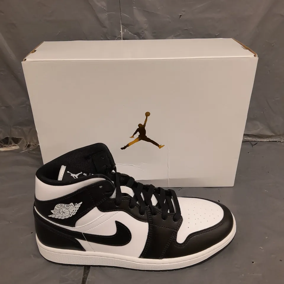 BOXED PAIR OF WOMENS AIR JORDAN 1 MID WHITE/BLACK UK 9