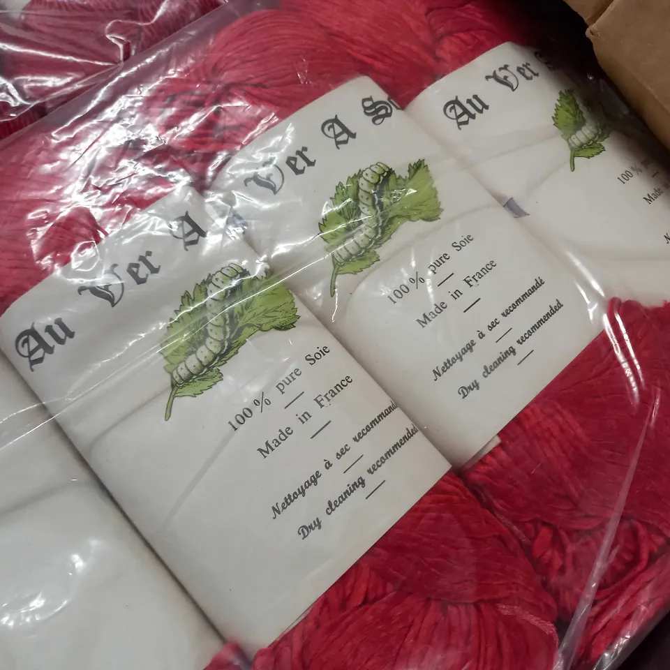 LARGE QUANTITY OF ASSORTED AU VER SOIE STRING IN RED/BURGHUNDY