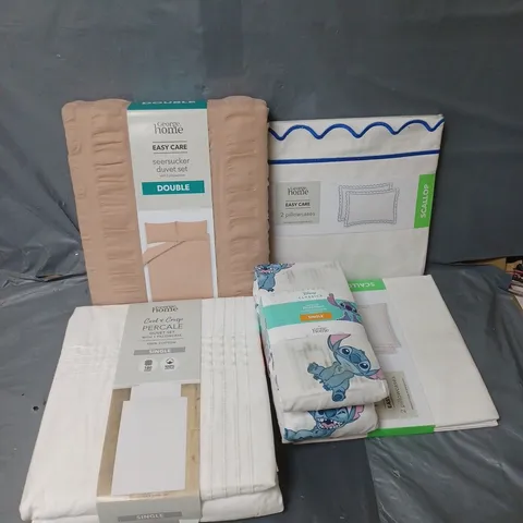APPROXIMATELY 20 ASSORTED BEDDING ITEMS TO INCLUDE EASY CARE PILLOWCASES, STITCH SINGLE FITTED SHEET, SEERSUCKER DUVET SET DOUBLE, ETC - COLLECTION ONLY