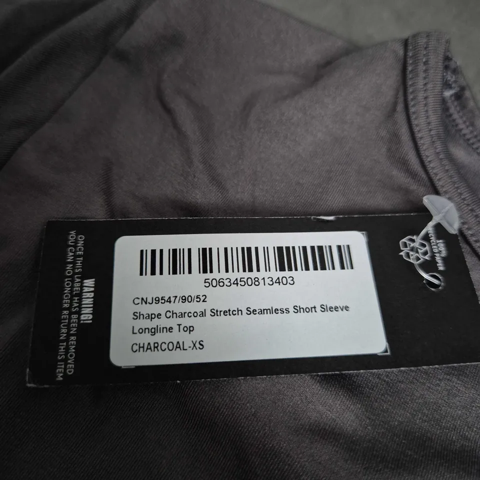 PRETTYLITTLETHING CHARCOAL STRETCH SEAMLESS SHORT SLEEVE LONGLINE TOP – XS