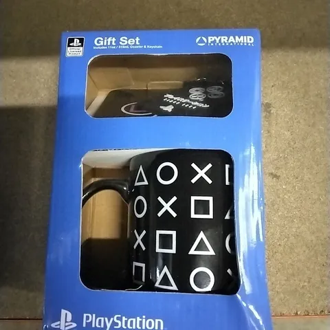 BOXED PLAYSTATION GIFT SET INCLUDING MUG AND KEY CHAIN 