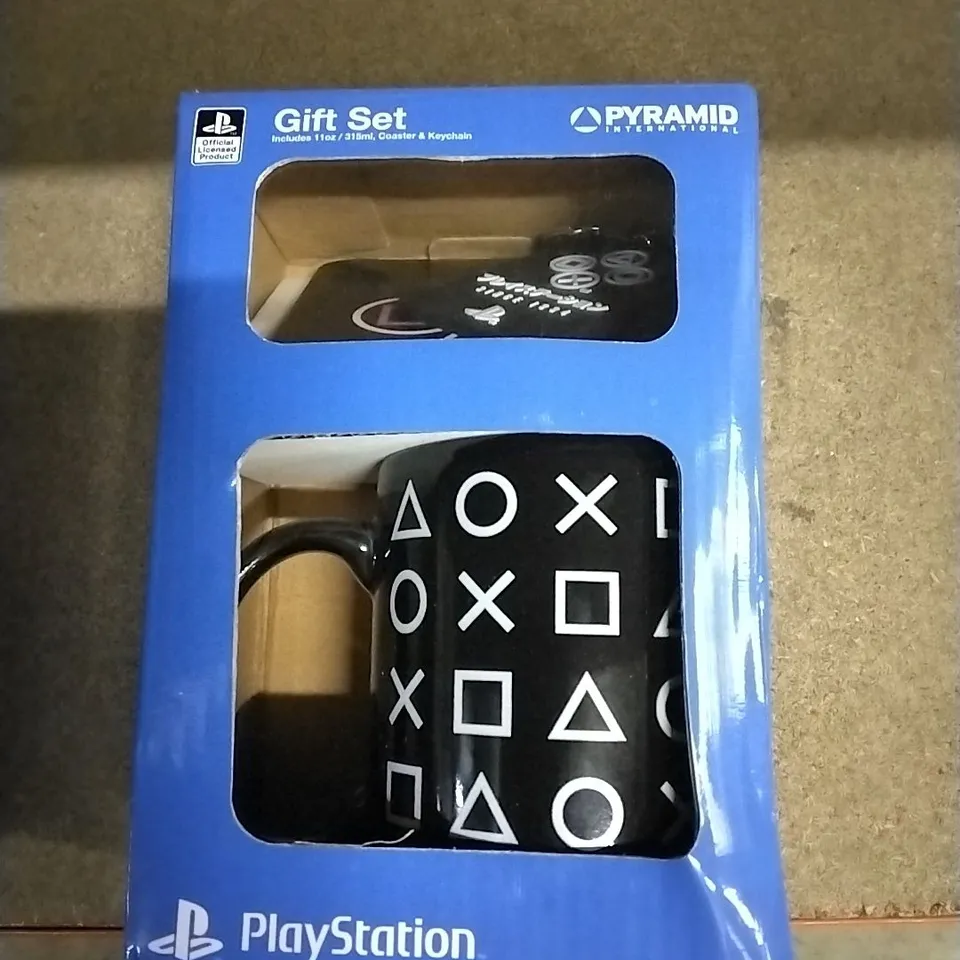 BOXED PLAYSTATION GIFT SET INCLUDING MUG AND KEY CHAIN 