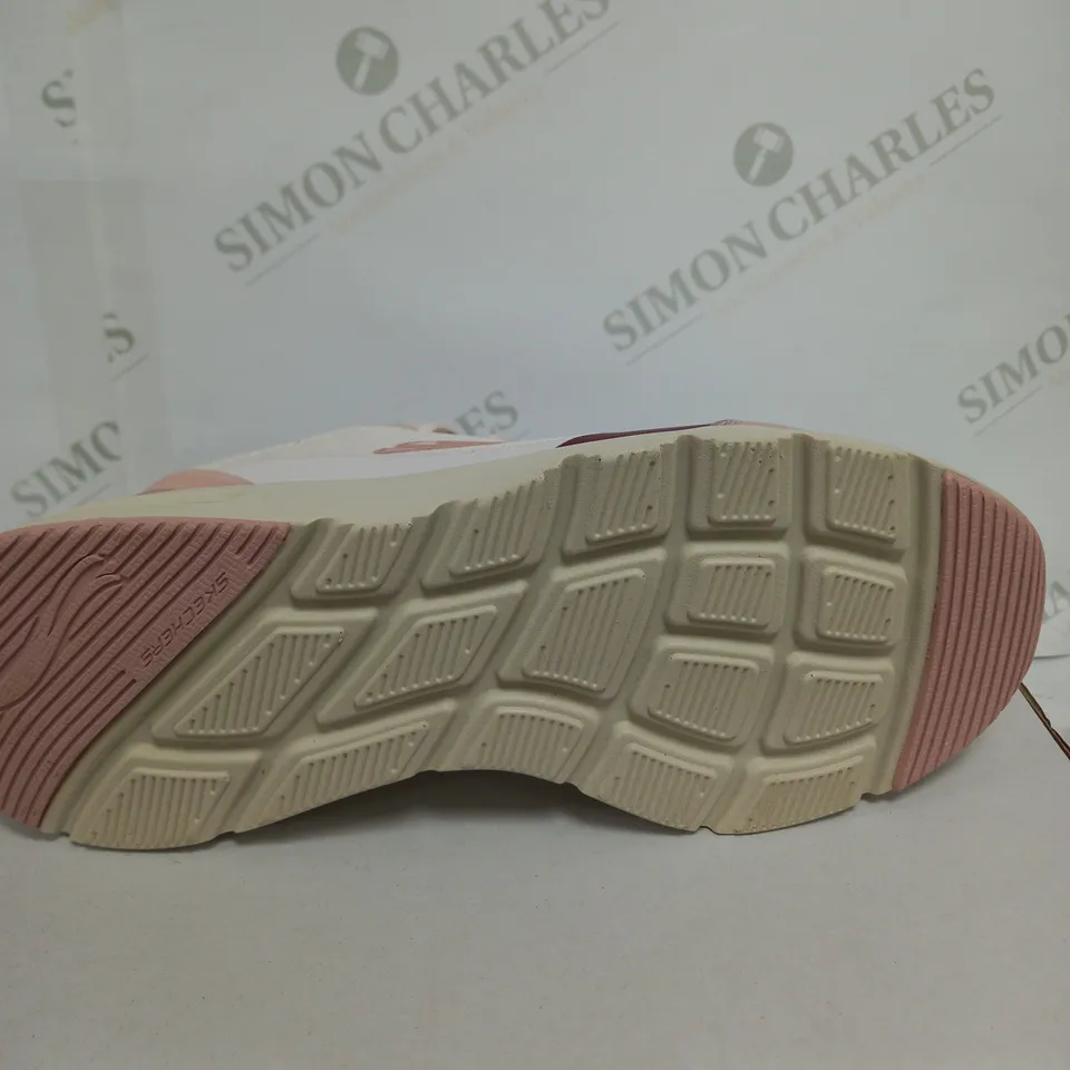 BOXED PAIR OF SKECHERS AIR COURT TRAINERS IN PINK & WHITE SIZE 4
