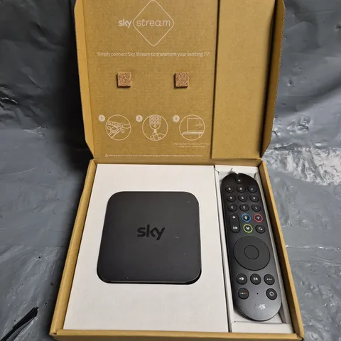 BOXED SKY IP061B STREAMING PUCK 