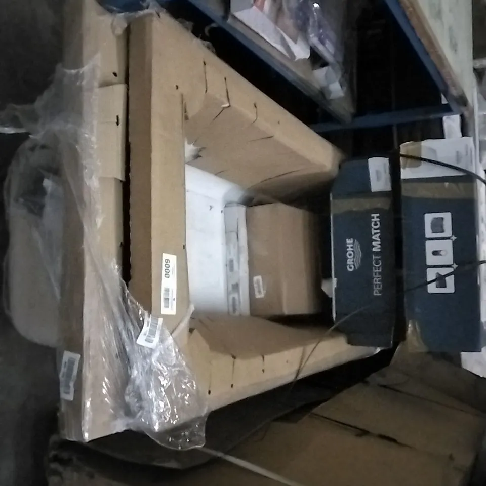 PALLET OF ASSORTED ITEMS INCLUDING AN ANDRA REPLACEMENT GLASS SHELF, GROHE EURO CERAMIC WC SET TOILET SEAT AND BOWL, COOKE & LEWIS COMPACT CISTERN, A TOILET SEAT AND 2 BATH TUBS