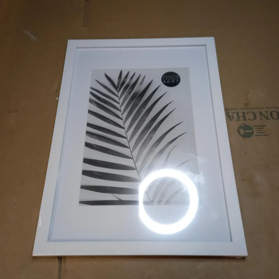 DESIGNER WHITE BORDER PHOTO/ART PICTURE FRAME 