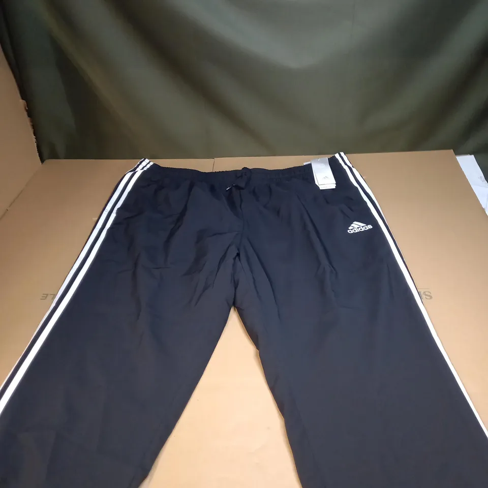 MENS ADIDAS THREE STRIPPED TRACKSUIT BOTTOMS SIZE 3XL