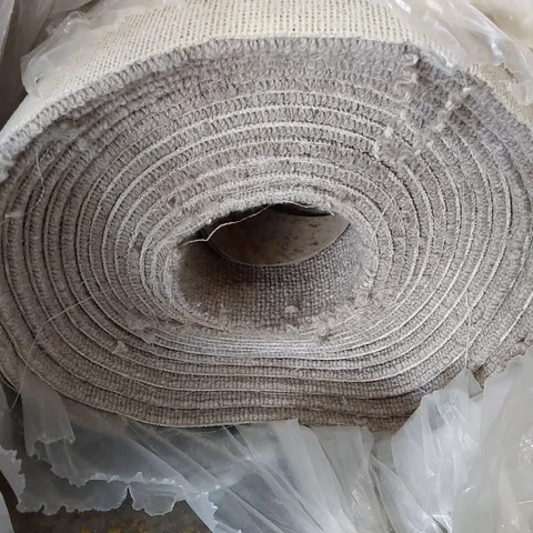 ROLL OF QUALITY TUDOR CO-ORDINATES PEBBLE CARPET - APPROXIMATELY 9.6 x 4M