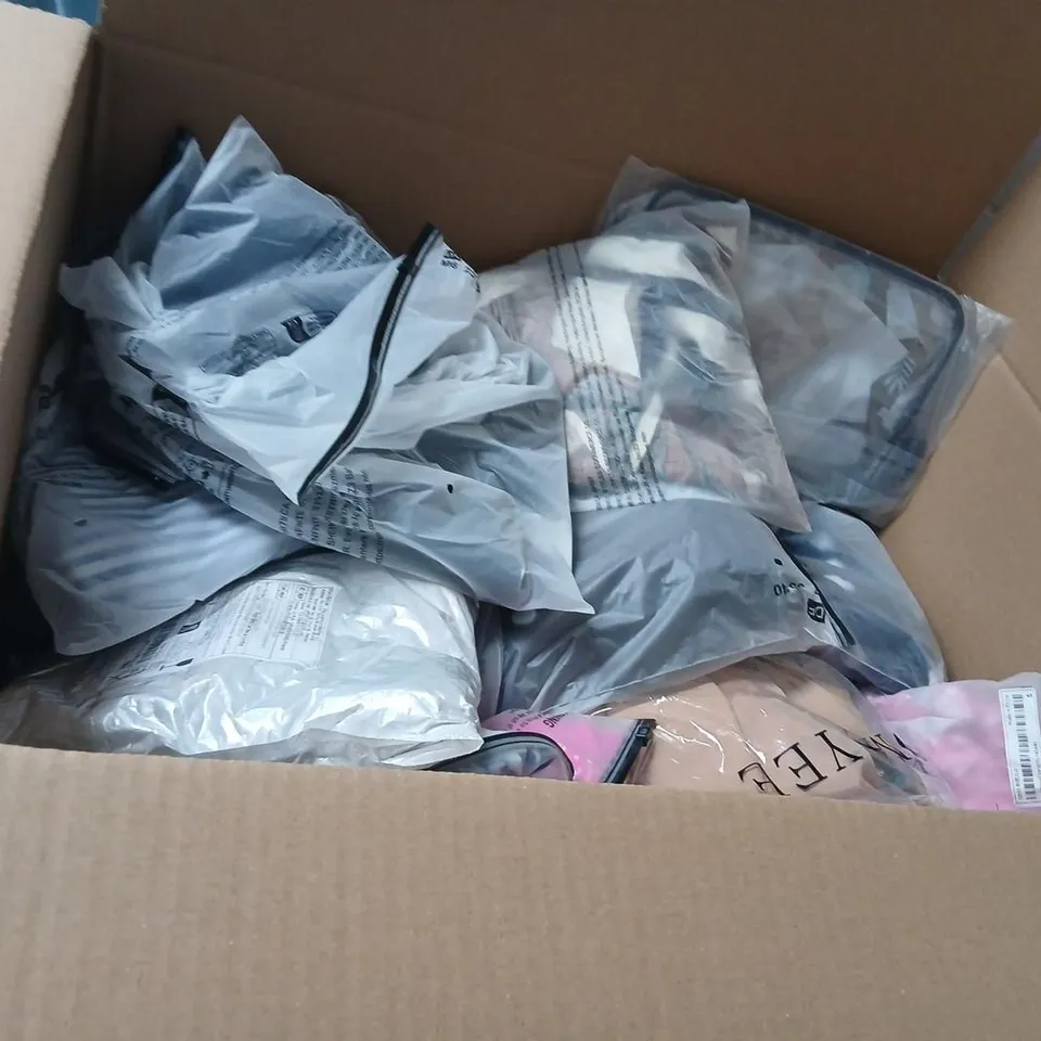 LARGE QUANTITY OF ASSORTED CLOTHING AND ACCESSORIES TO INCLUDE; HOME YEE AND SHIEN