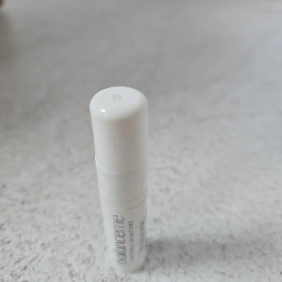 BOX OF APPROXIMATELY 600 X BALANCEME HYALURONIC PLUMPING MIST