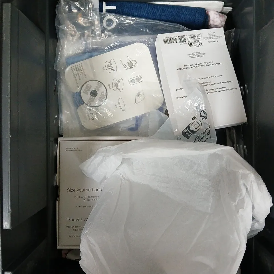 APPROXIMATELY 10 HOUSEHOLD ITEMS TO INCLUDE TEA TOWELS, DISHWASHER TABLETS, MAKE UP PURSE ETC