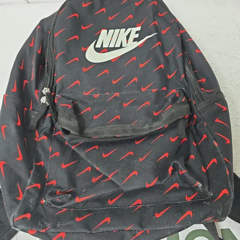NIKE LOGO BLACK/RED BACKPACK