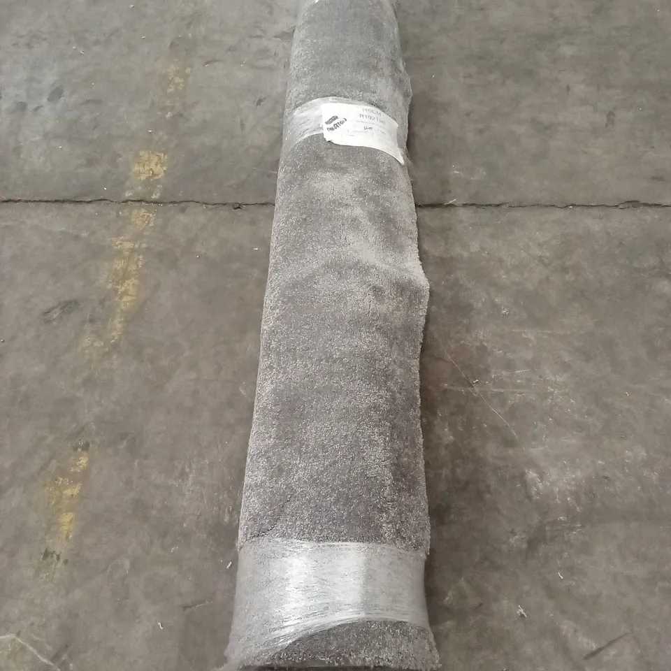 ROLL OF QUALITY CONTENTMENT 95 ROMAN SILVER CARPET // SIZE: 1.9 x 4m