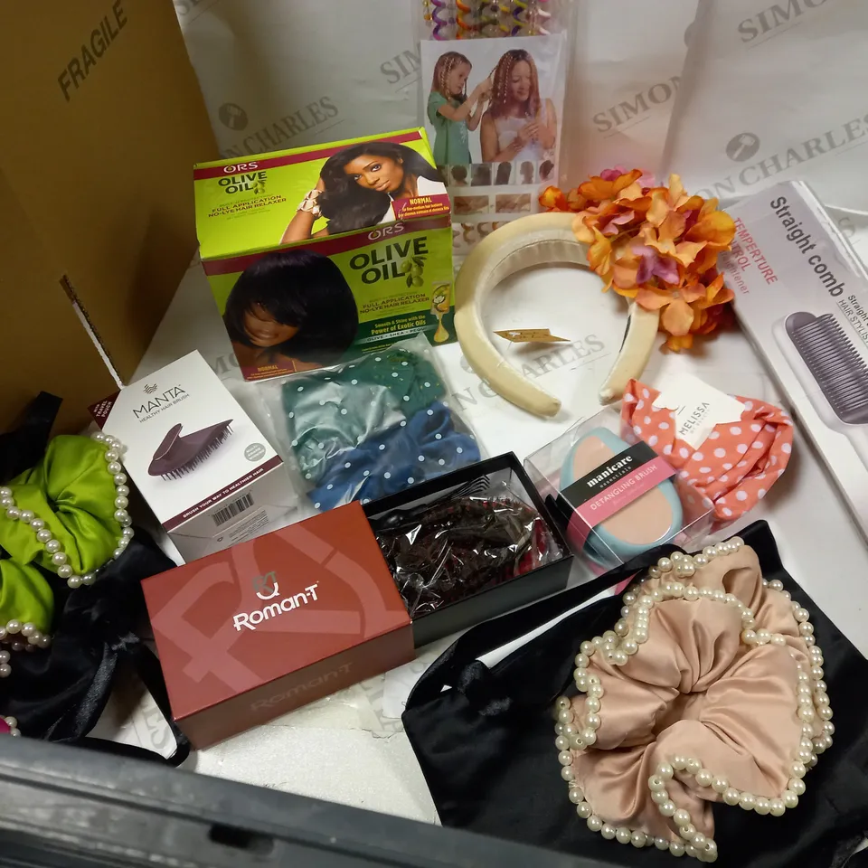 ASSORTMENT OF HAIR ACCESSORIES APPROX. 10 ITEMS 