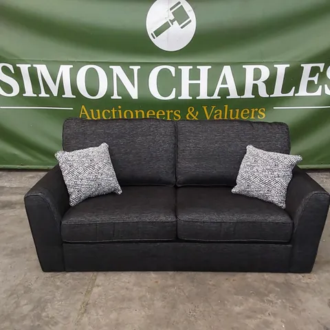 QUALITY DESIGNER SMALL 3 SEATER FABRIC UPHOLSTERED SOFA WITH SCATTER CUSHIONS