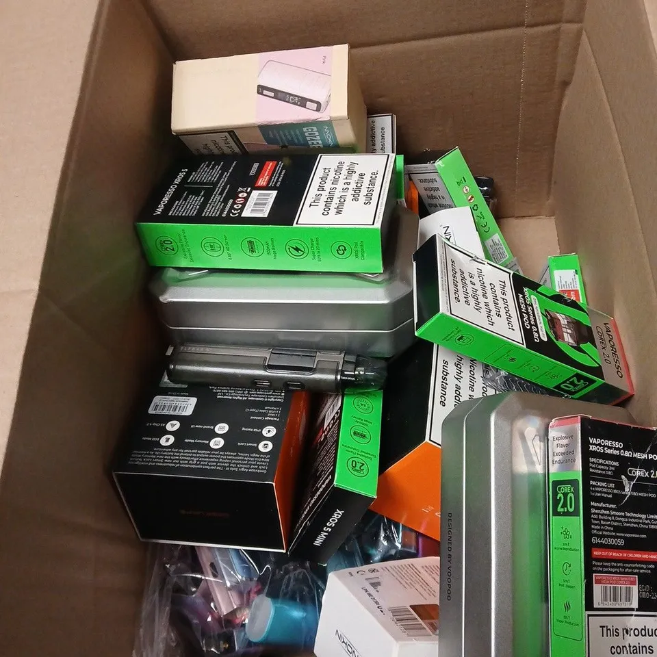 APPROXIMATELY 25 ITEMS INCLUDING ASSORTED VAPING KITS AND ACCESSORIES (GEEKVAPE, ASPIRE) – BOXED DEVICES
