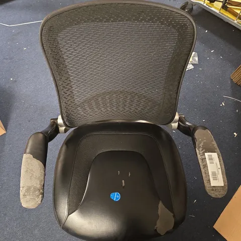 UNBRANDED OFFICE CHAIR IN BLACK 