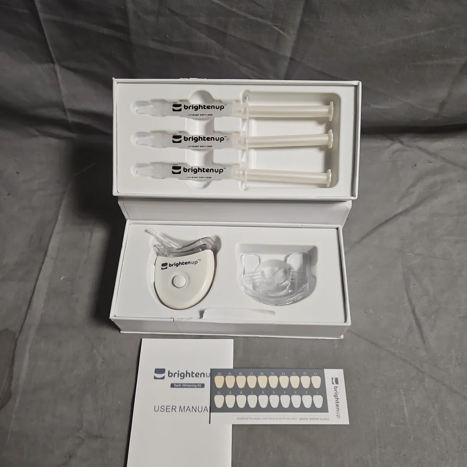 BRIGHTENUP TEETH WHITENING KIT – BOXED WITH 3 X GEL SYRINGES, MOUTH TRAY & LED LIGHT