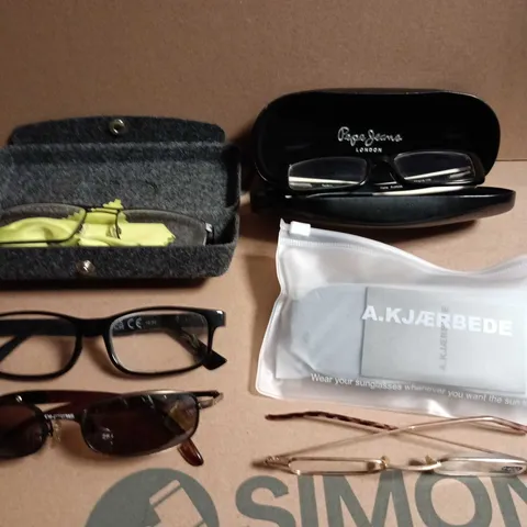 APPROXIMATELY 15 ASSORTED GLASSES/SUNGLASSES IN VARIOUS DESIGNS 