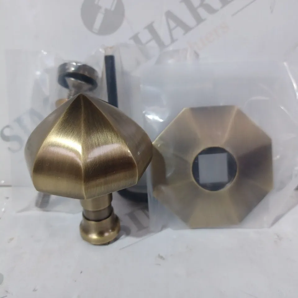 BOXED V880-AT FACETED CENTER DOOR KNOB BASE IN ANTIQUE BRASS FINISH