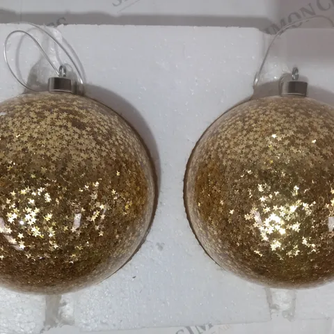BOXED BUNDLEBERRY BY AMANDA HOLDEN SET OF 2 PRE-LIT GLOBES