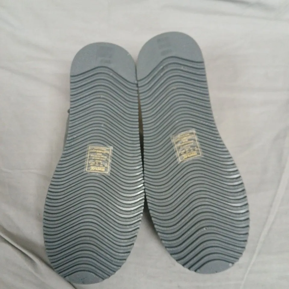 REGATTA OUTDOORS RISLEY MULE WP SLIPPERS IN GREY  – UK 8