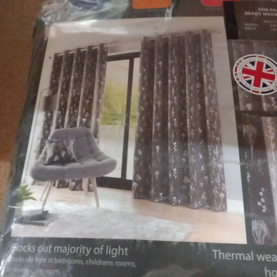 ENHANCED LIVING BLOCKOUT THERMAL CURTAINS COLOUR: BLACK