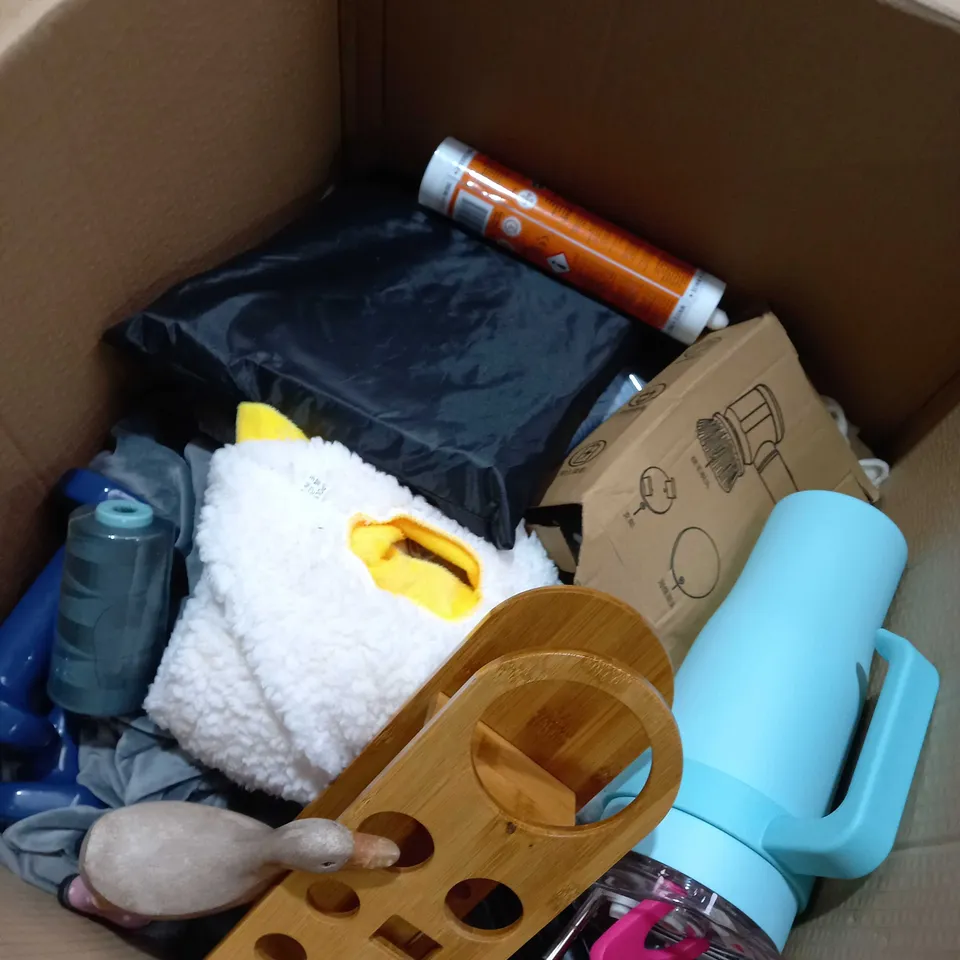 BOX OF APPROXIMATELY 15 ASSORTED ITEMS TO INCLUDE TRIPOD, WEIGHTS, COSTA THERMAL CUP ETC