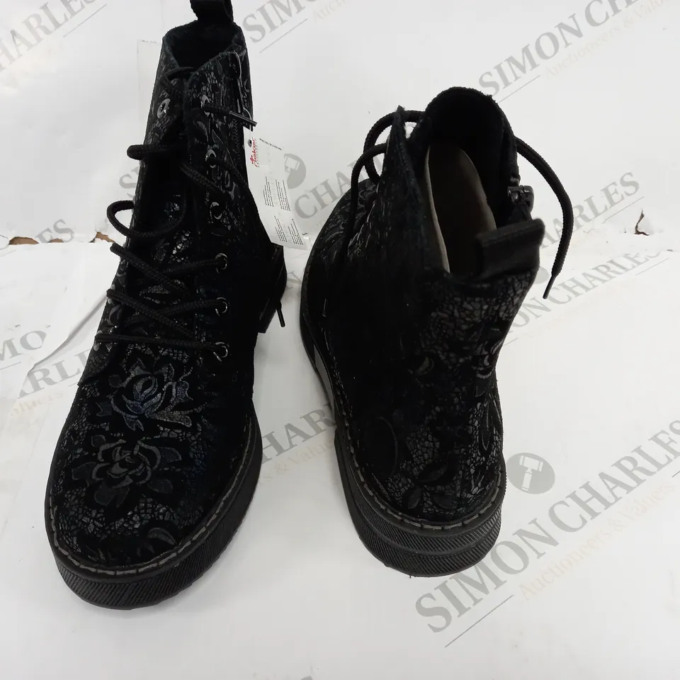 RIEKER LACE UP BOOT DARK FLOURAL SIZE 6 - BOXED 