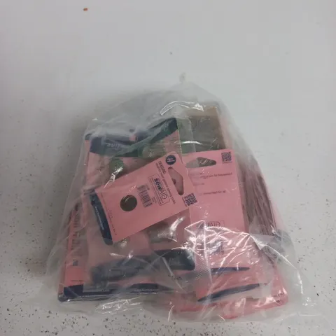 BAG OF APPROXIMATELY 25 HEMLINE ASSORTED SEWING ITEMS 