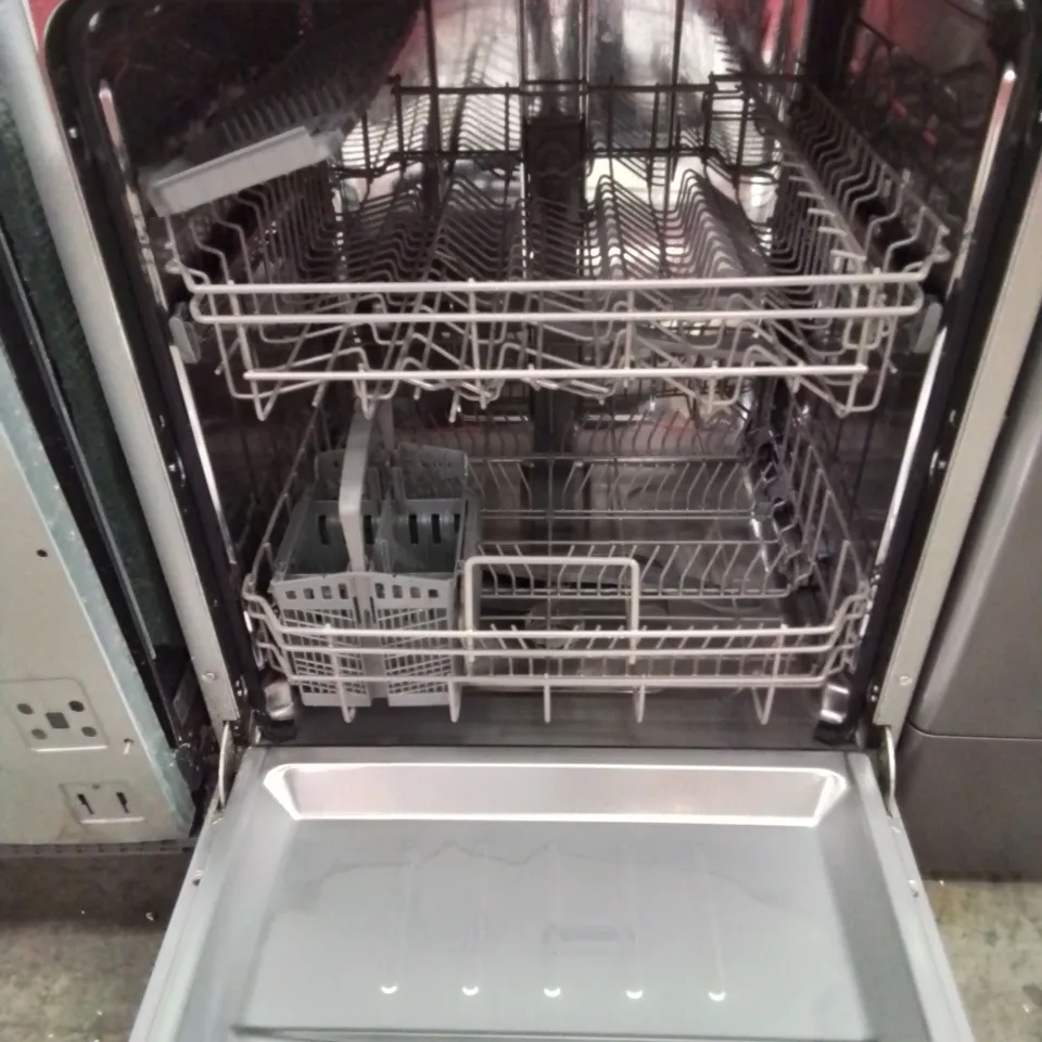 COMFEE FULLY INTEGRATED DISHWASHER, 