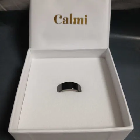 CALMI BLACK RING IN PRESENTATION BOX